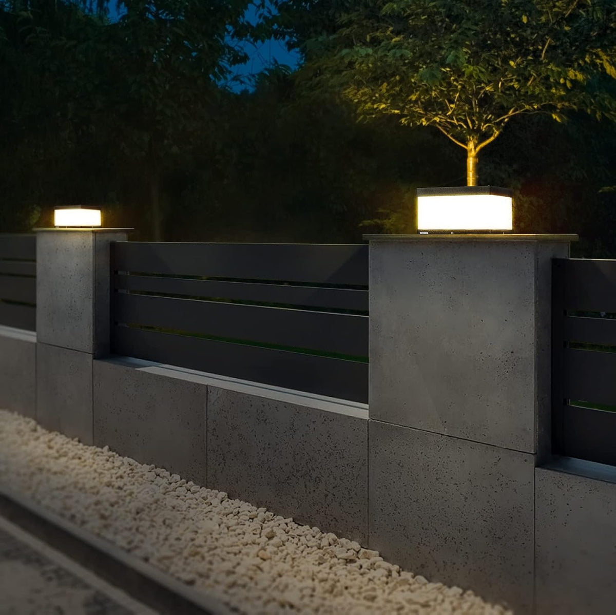 Outdoor Solar Post Cap Light N636268