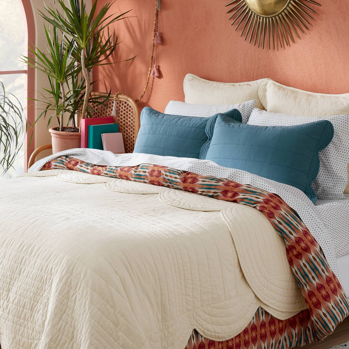 Cream Scalloped Edge Quilt O64359