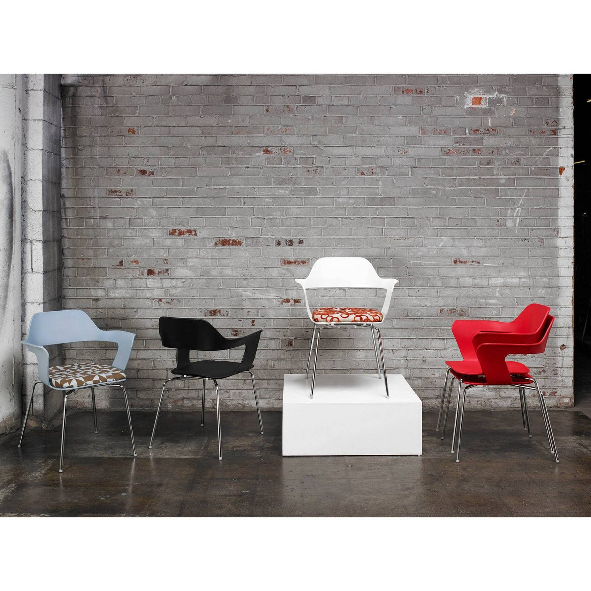 Stack Chair with White Flex Shell B402664