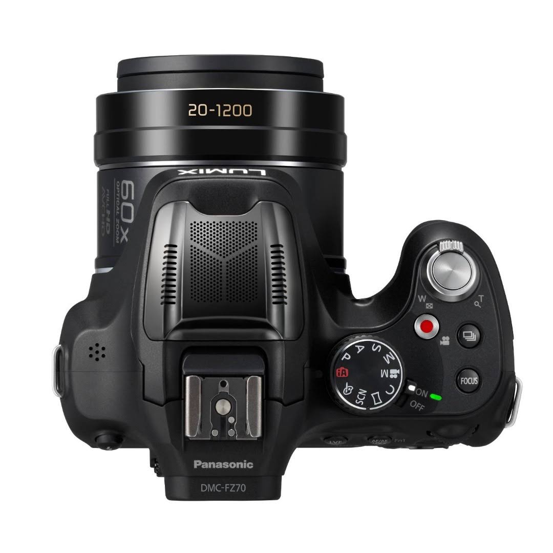 Digital Camera with Tripod and SD Card K721723