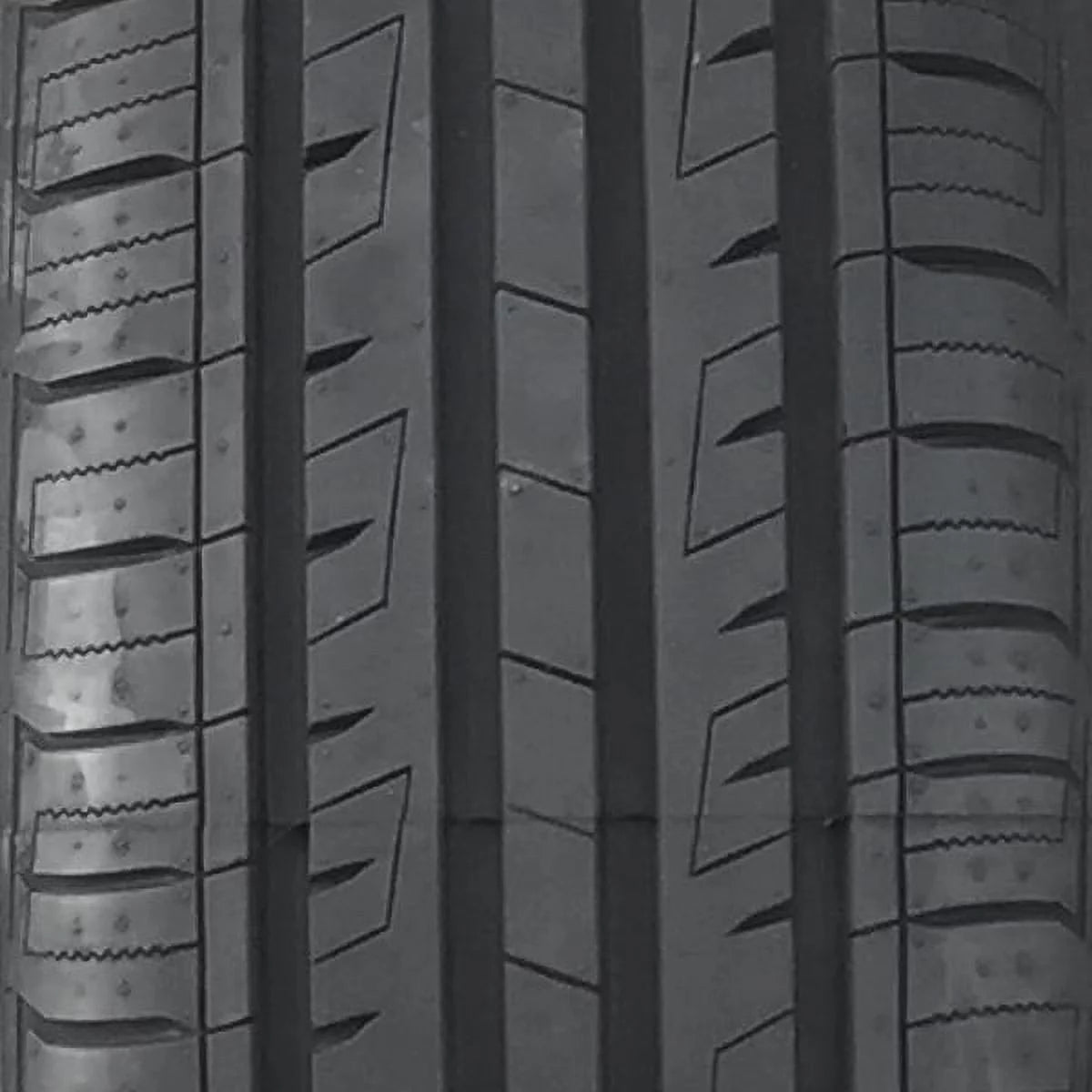 Set of 4 185/55R15 82V All Season Performance Tires V696479