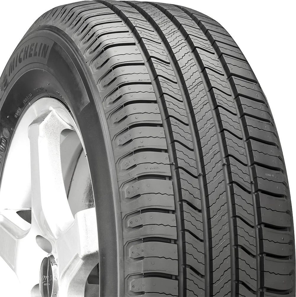 All Season 235/50R18 97H Passenger Tire P866613