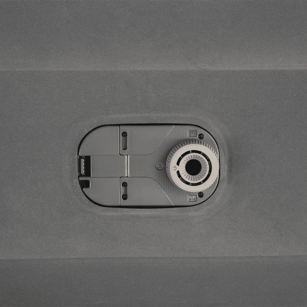 Queen Air Mattress with Built-in Pump P5673